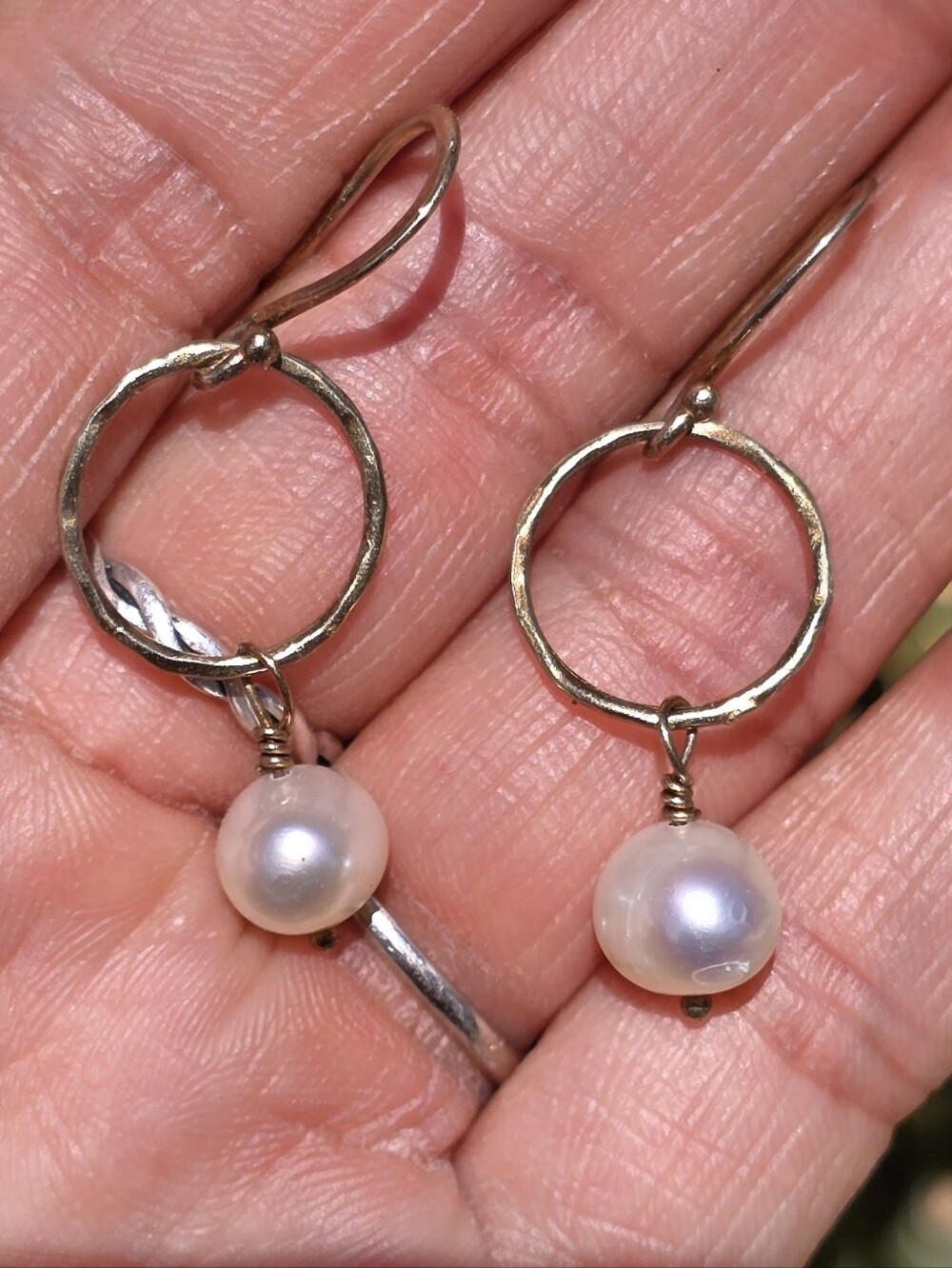 Exquisite and simple hammered circle genuine pearl 925 sterling silver gold